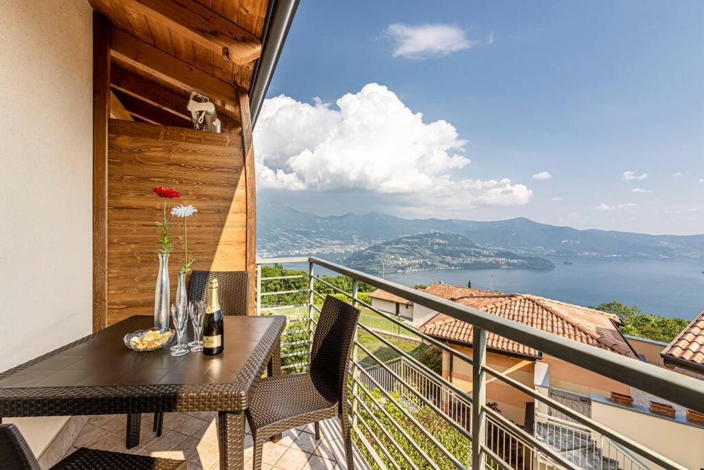 La Dolce Vita - Vista Lago E Piscina Parzanica المظهر الخارجي الصورة