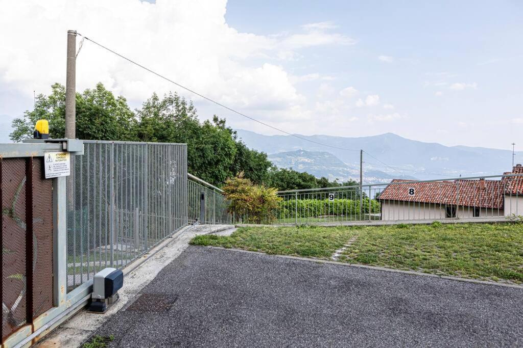 La Dolce Vita - Vista Lago E Piscina Parzanica المظهر الخارجي الصورة