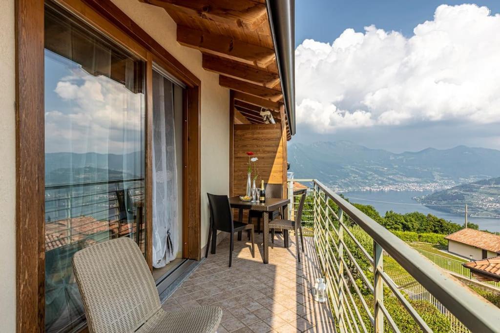 La Dolce Vita - Vista Lago E Piscina Parzanica المظهر الخارجي الصورة